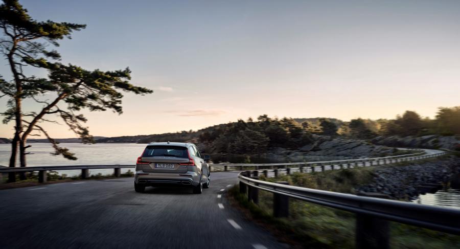  Volvo V60 T6 Inscription 2018 года  (WW) (фото 22 из 53)